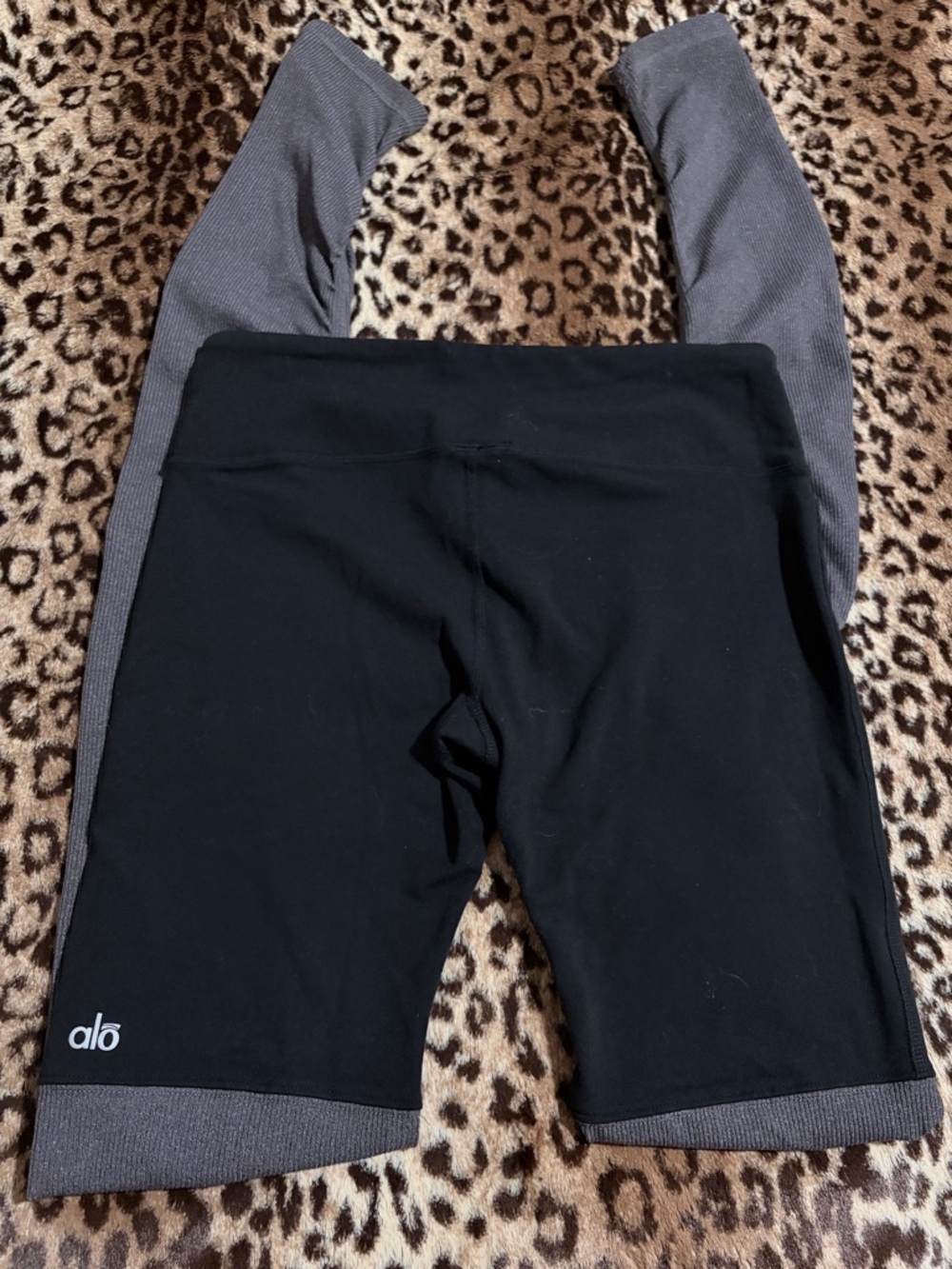 Alo Black Biker Leggings with Gray Trim